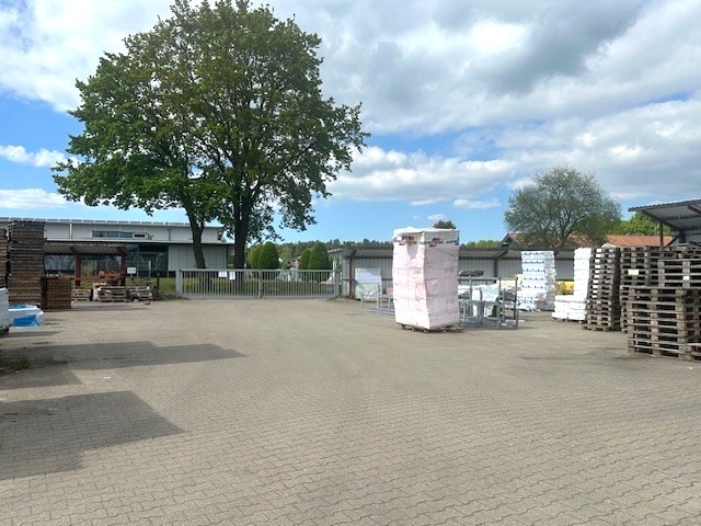 hintere Einfahrt zum Lagerplatz