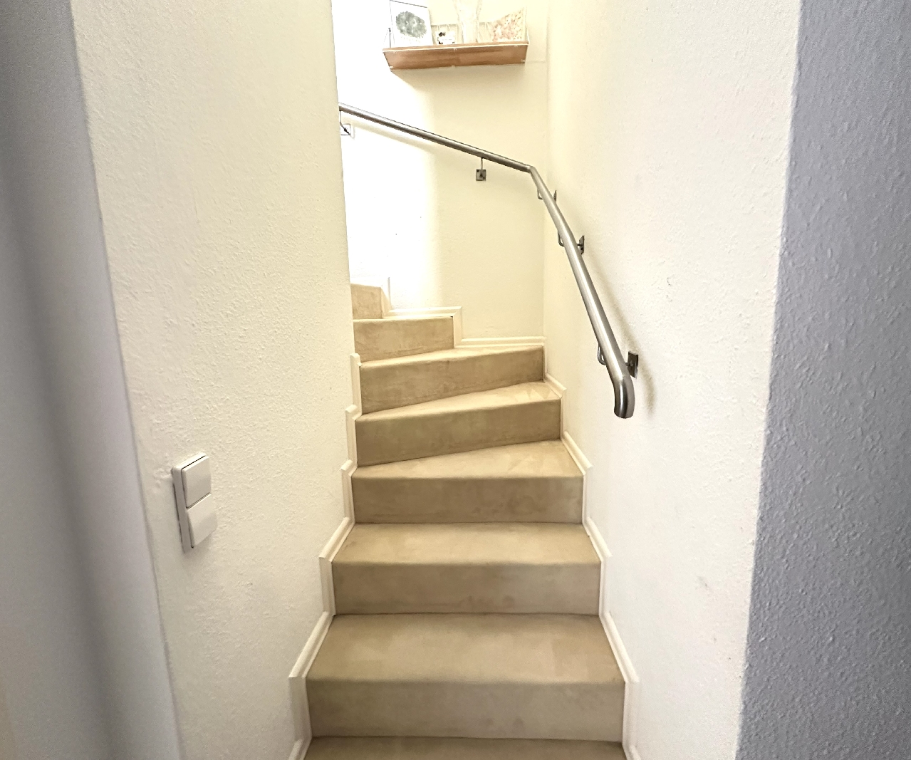 Wohnungstreppe zum Dachgeschoss