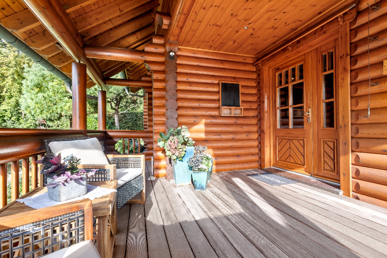 vordere Veranda mit Hauseingang